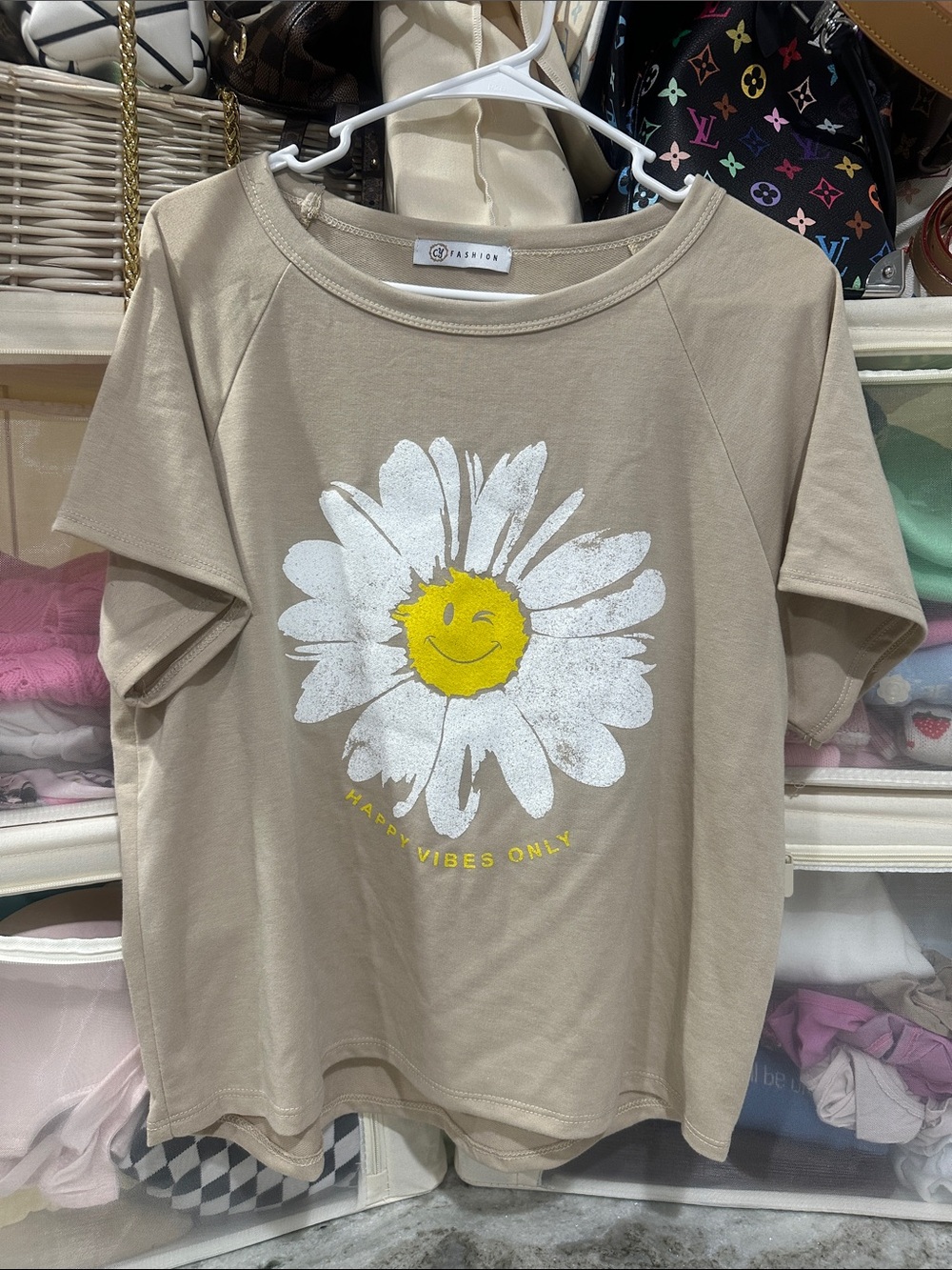 Womens Happy Vibes Only" Daisy Graphic Tee - Beige like new